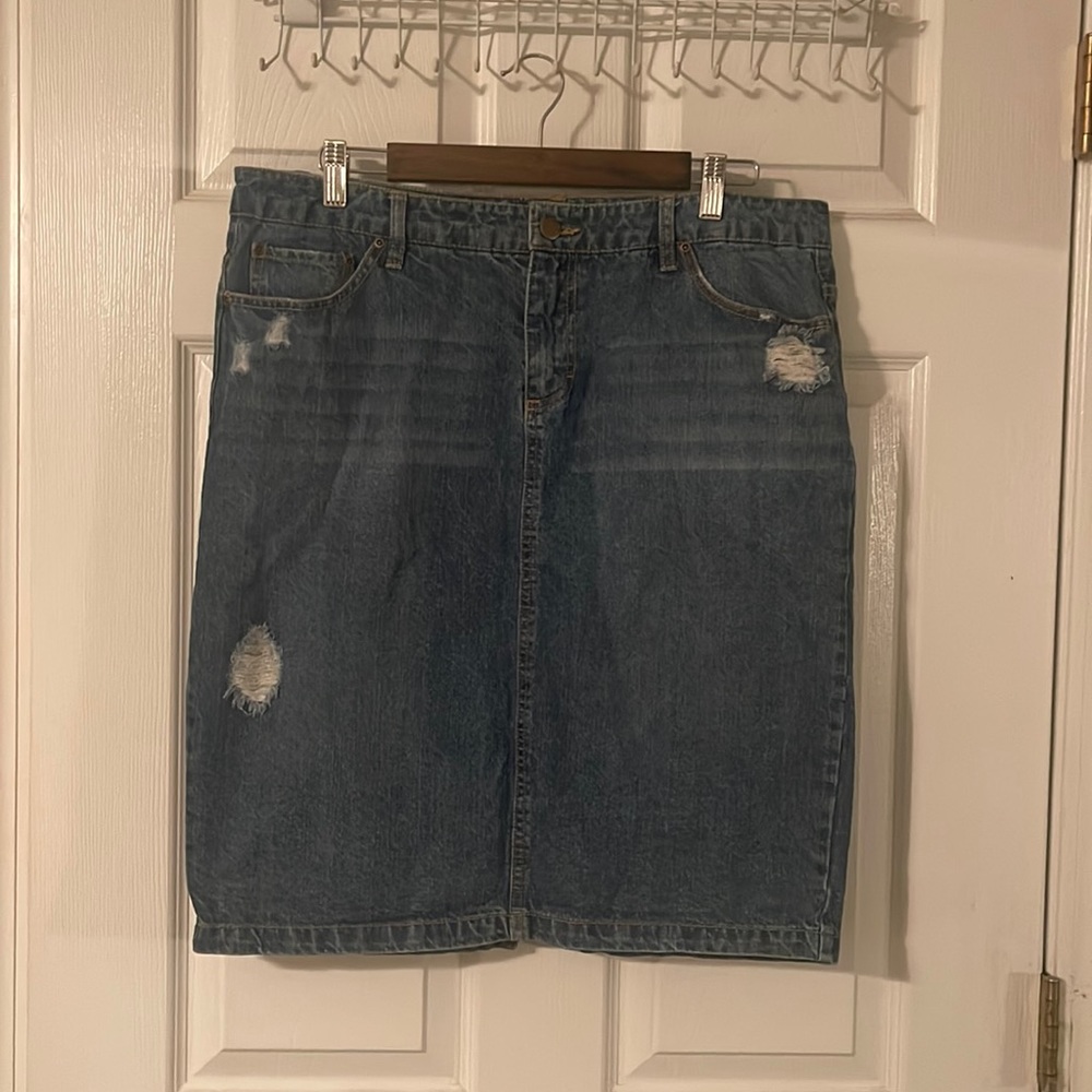 Attention brand size 14 knee-length skirt